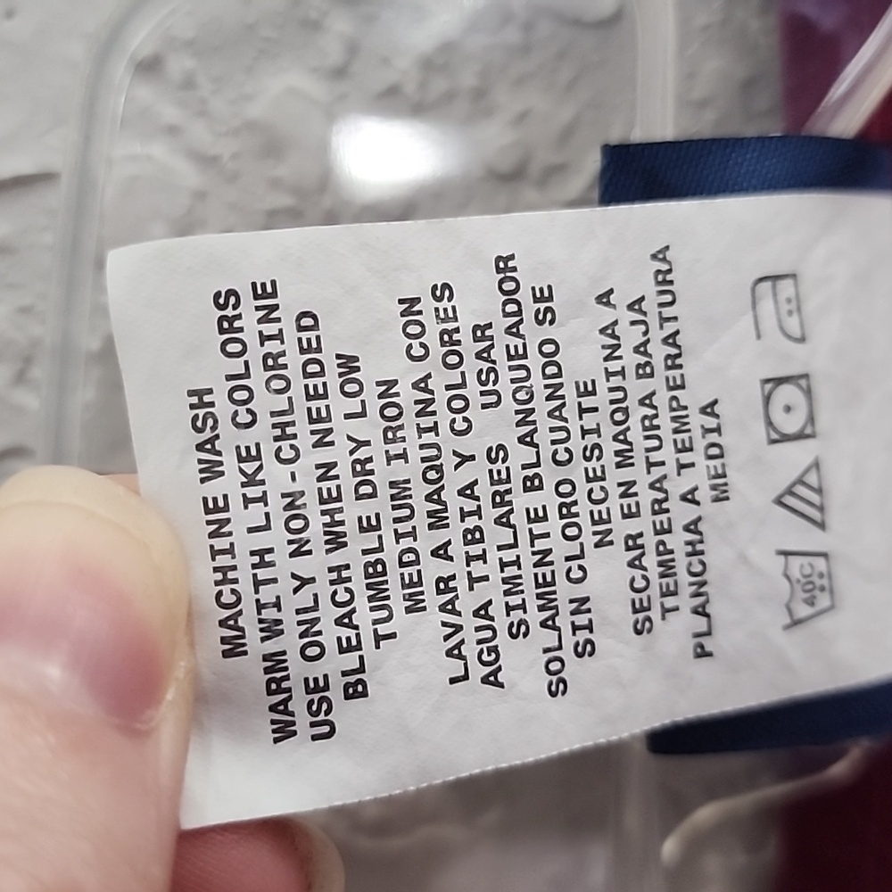 Red scrub jacket - Picture 8 of 9